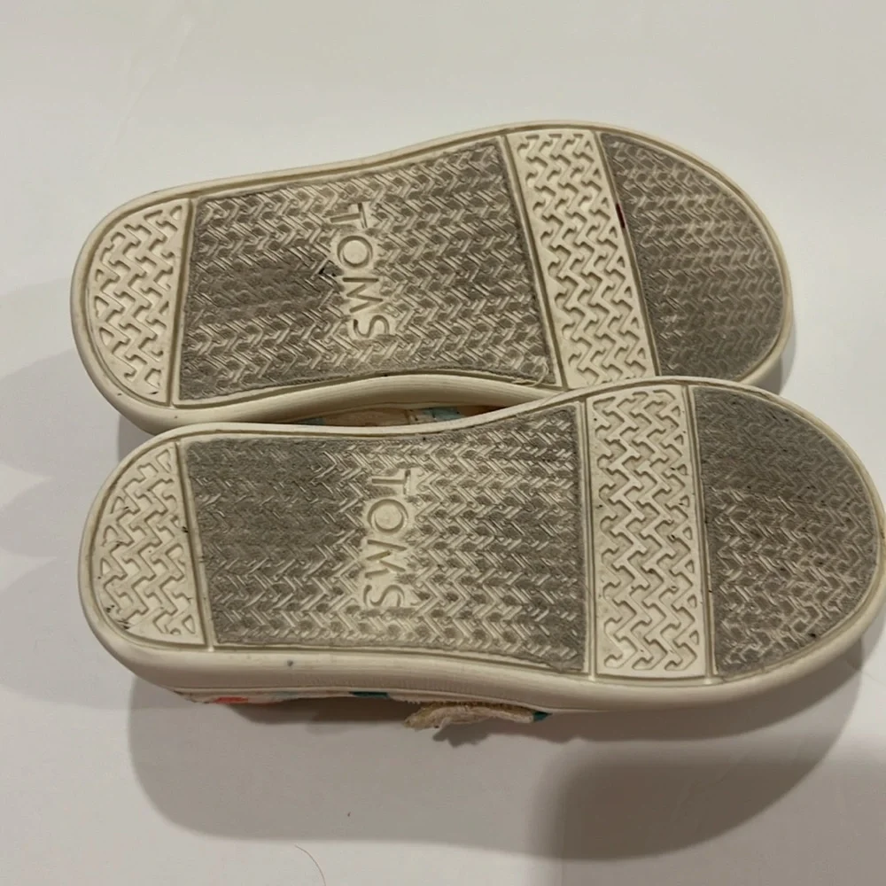 TOMS Belmont Toddler Girl Slip On Shoe Cream Christmas Light Bulb US7 - Picture 15 of 15